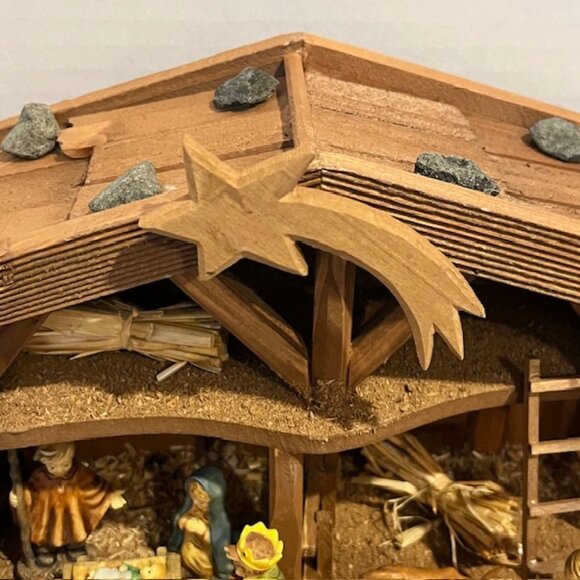 21 Piece M.J. Hummel Danbury Mint Miniature Children's Nativity Set - Picture 14 of 16